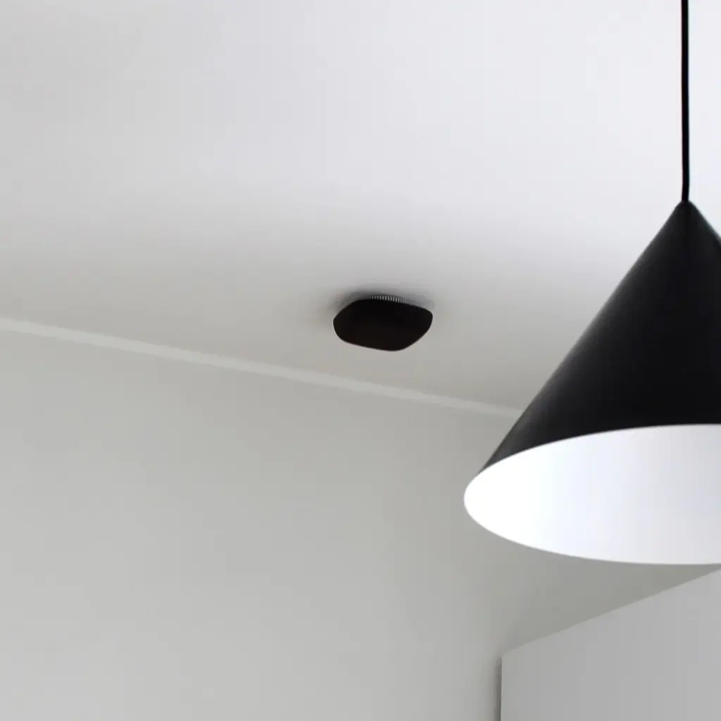 J4A-19-KUPU-smoke-alarm-dark-grey-10-Years.webp
